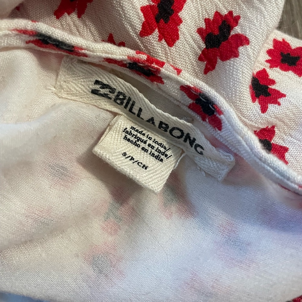 Red and White Floral Wrap Dress - Picture 4 of 4